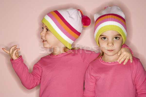 Stockfoto: Meisje · tweelingen · permanente · samen · jonge · vrouwelijke