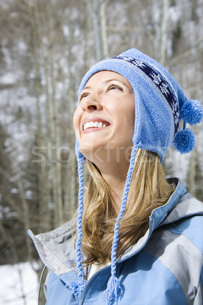 Mulher atraente cabeça ombro ver atraente sorridente Foto stock © iofoto