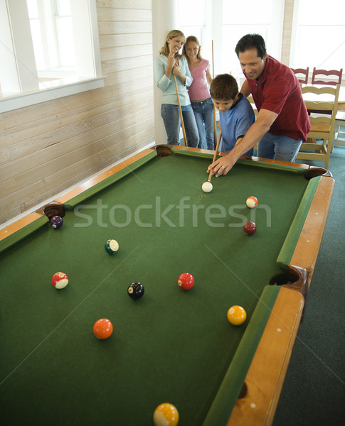 Familie spielen Pool Mann Junge Schießen Stock foto © iofoto