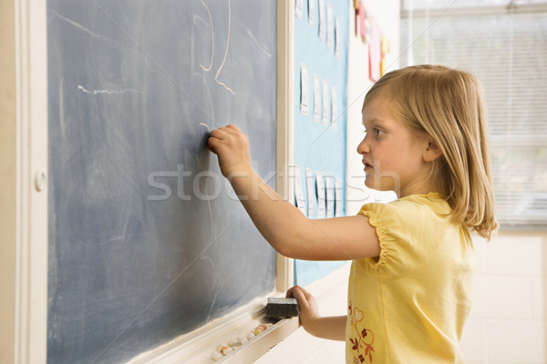 Foto stock: Menina · matemática · lousa · jovem · feminino · estudante