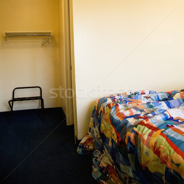 Abschluss unordentlich Bett Motel Innenraum erschossen Stock foto © iofoto