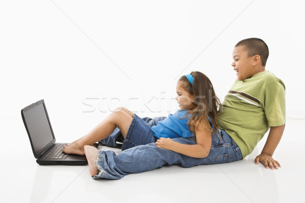 Zdjęcia stock: Hiszpańskie · chłopca · dziewczyna · laptop · brat · siostra
