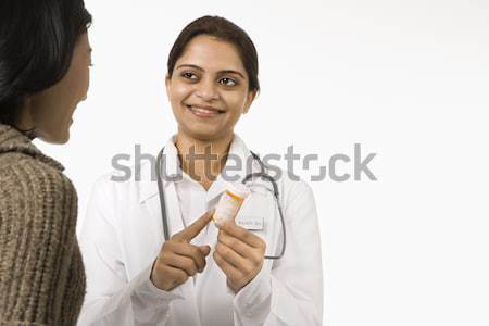 Stock fotó: Orvos · magyaráz · gyógyszer · indiai · nő · ázsiai
