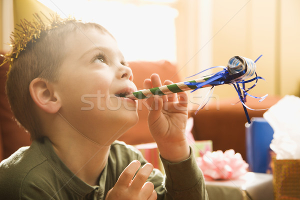 男孩 吹 生日派對 房子 孩子 商業照片 © iofoto