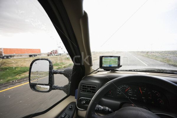 Armaturenbrett Autobahn Ansicht Fahrzeug gps Windschutzscheibe Stock foto © iofoto