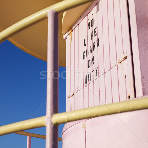 Salvavidas torre playa primer plano rosa art deco Foto stock © iofoto