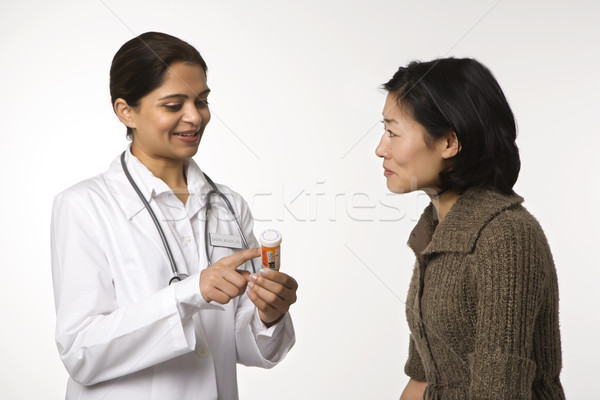 Orvos magyaráz gyógyszer indiai nő ázsiai Stock fotó © iofoto
