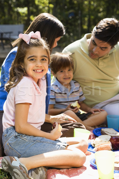 Rodziny piknik hiszpańskie dziewczyna uśmiechnięty kobieta Zdjęcia stock © iofoto