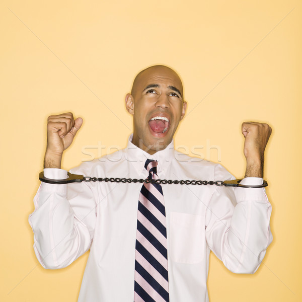 Mann Handschellen tragen schreien schreien Stock foto © iofoto