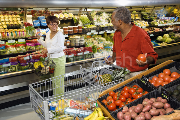 Paar Lebensmittelgeschäft Warenkorb Frau Stock foto © iofoto