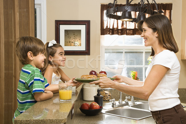 Stock foto: Mom · Kinder · Frühstück · latino · Mutter · gesunden