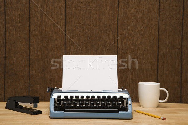 Machine à écrire bureau vintage tasse de café crayon agrafeuse [[stock_photo]] © iofoto