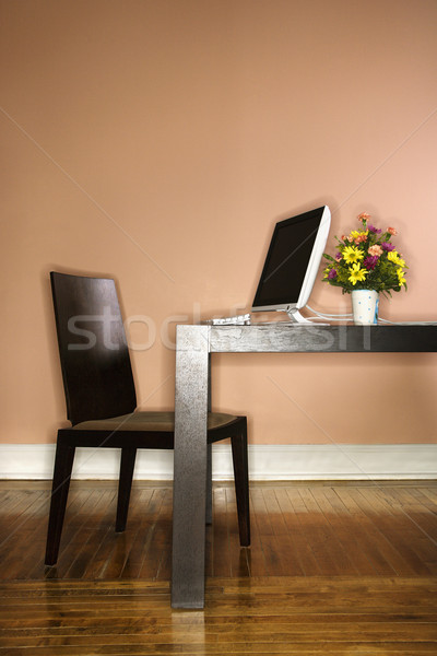 Ordinateur table fleurs séance vase coloré [[stock_photo]] © iofoto