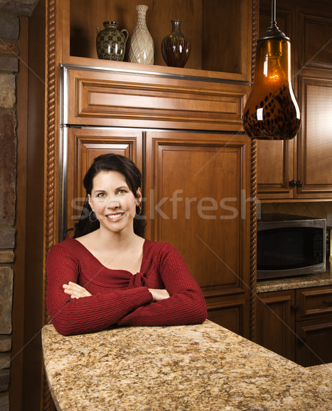 Nő konyha kaukázusi dől márvány konyhapult Stock fotó © iofoto