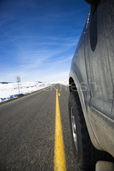 Auto Straße Winter Perspektive erschossen geländewagen Stock foto © iofoto