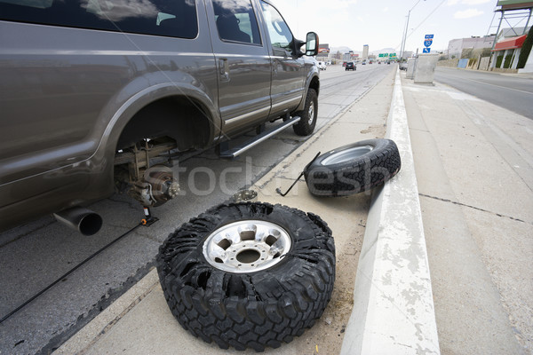 Gebroken beneden voertuig weg kant van de weg beschadigd Stockfoto © iofoto