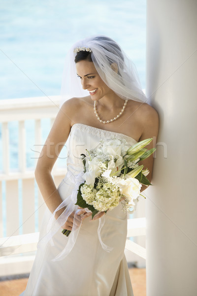 Photo stock: Portrait · mariée · bouquet · regardant · vers · le · bas