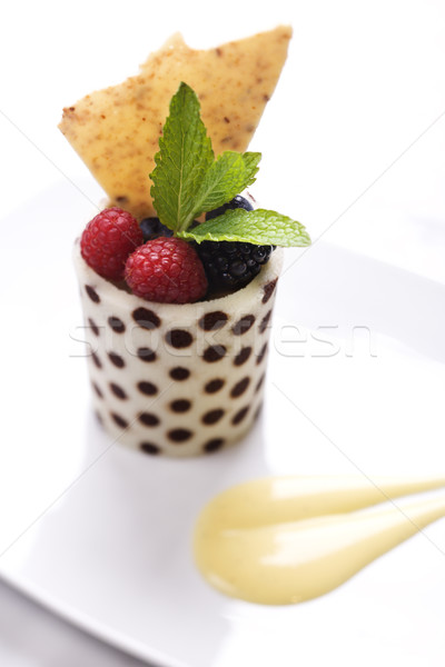 Fruto copo de folhas elegante exibir Foto stock © iofoto