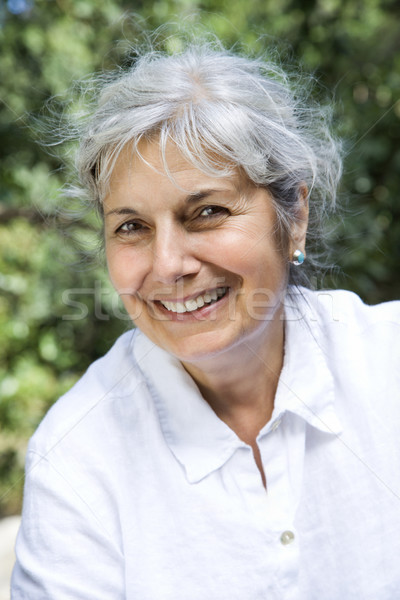 Frau lächelnd Frau Frauen Porträt Stock foto © iofoto