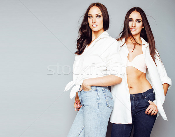 Foto stock: Dois · irmãs · menina · posando