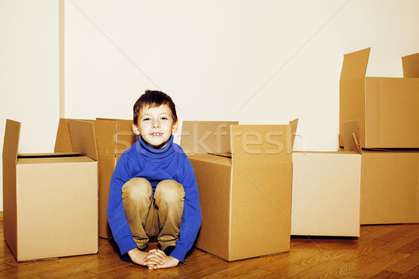 Weinig cute jongen lege kamer home Stockfoto © iordani