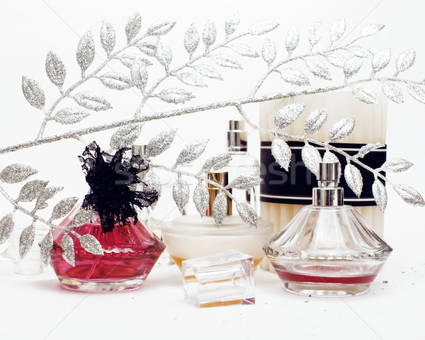 Joyas mesa nina pequeño lío cosméticos Foto stock © iordani