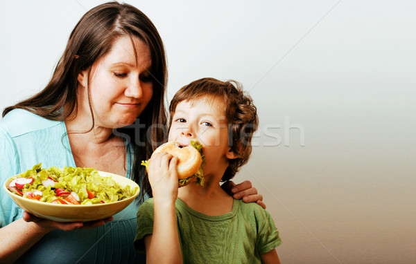 Mujer madura ensalada pequeño cute nino Foto stock © iordani