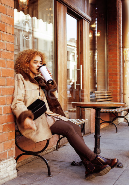 Stockfoto: Jonge · mooie · afro-amerikaanse · vrouwen · drinken · koffie