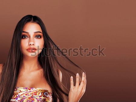 Foto stock: Bonitinho · feliz · jovem · indiano · mulher · estúdio