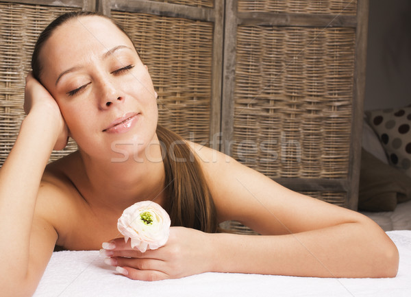 Voorraad foto aantrekkelijk dame spa-behandeling salon Stockfoto © iordani