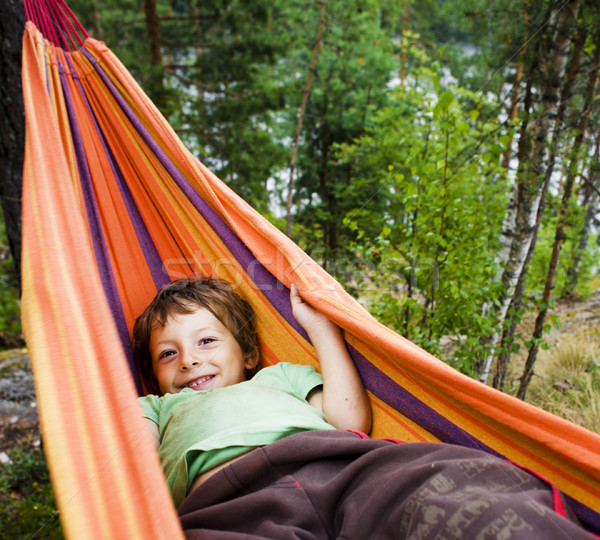 [[stock_photo]]: Peu · cute · garçon · hamac · souriant · réel