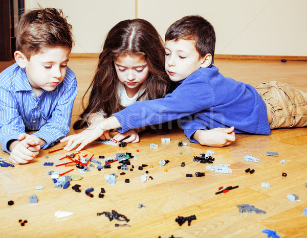 Komik sevimli çocuklar oynama lego ev Stok fotoğraf © iordani