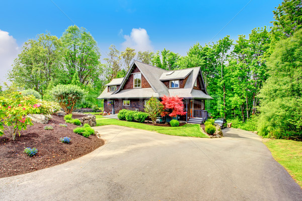 商業照片: 房子 · 美麗 · 上訴 · 棕色 · 綠色 · 草坪