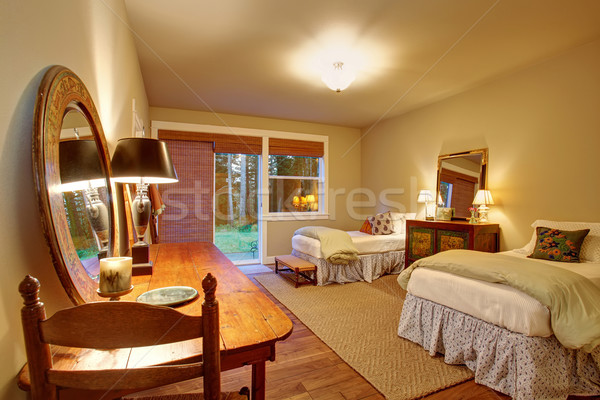 Enfants chambre plancher de bois chambre jumeau [[stock_photo]] © iriana88w