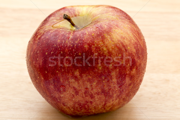 Pomme rouge gouttes d'eau bois fraîches eau nature [[stock_photo]] © ironstealth