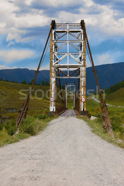 Imagine de stoc: Vechi · pod · râu · siberia · pădure · construcţie