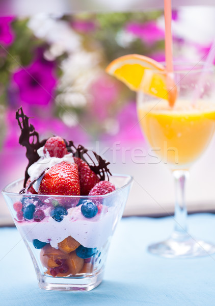 Stock fotó: Gyümölcssaláta · fagylalt · friss · gyümölcs · saláta · csésze · színes