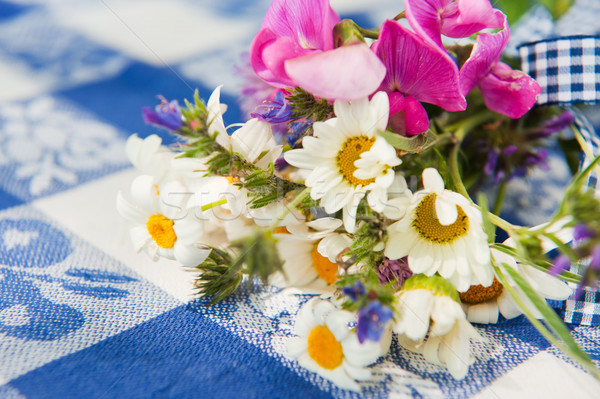 Flor silvestre ramo flores silvestres azul mesa tela Foto stock © ivonnewierink