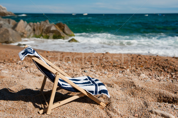 Leżak pusty pasiasty ręcznik morza charakter Zdjęcia stock © ivonnewierink