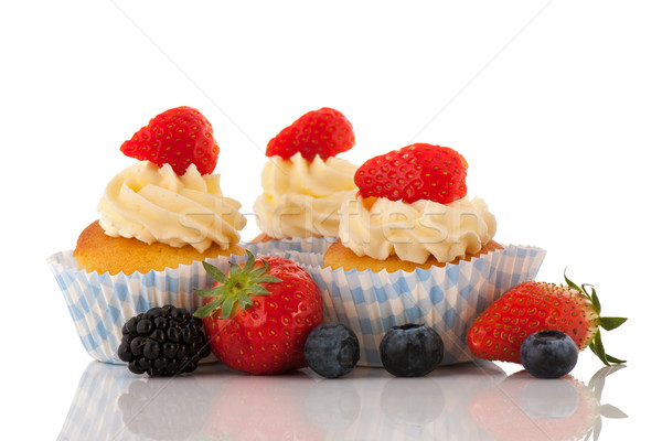 Erdbeere frisches Obst Cupcake Buttercreme isoliert Stock foto © ivonnewierink