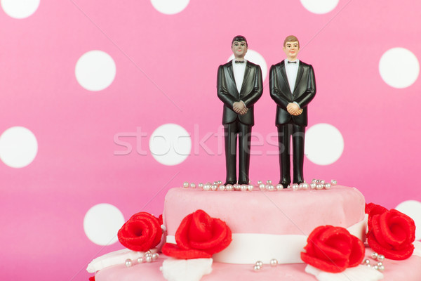 Tort weselny gej para różowy red roses górę Zdjęcia stock © ivonnewierink