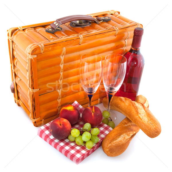 Cesta de picnic buena comer aire libre vino frutas Foto stock © ivonnewierink