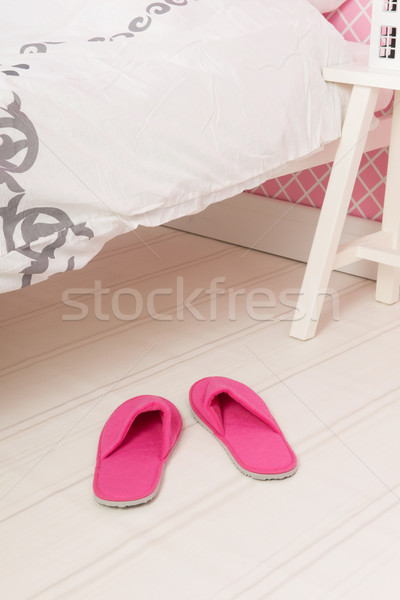 Zdjęcia stock: Kapcie · bed · różowy · sypialni · buty · biały
