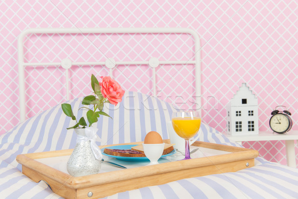 Café da manhã cama rosa pão comida café Foto stock © ivonnewierink
