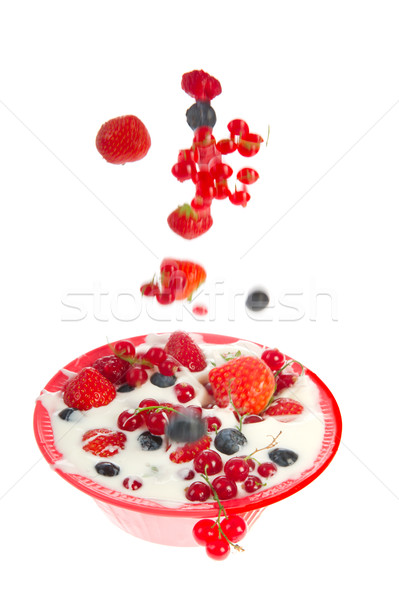 Yogurt fruta fresca tazón aislado blanco Foto stock © ivonnewierink