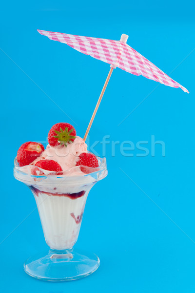 Sorbet Erdbeere isoliert blau Essen Sommer Stock foto © ivonnewierink