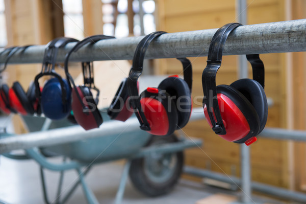 Auriculares seguridad colgante construcción trabajo Foto stock © ivonnewierink