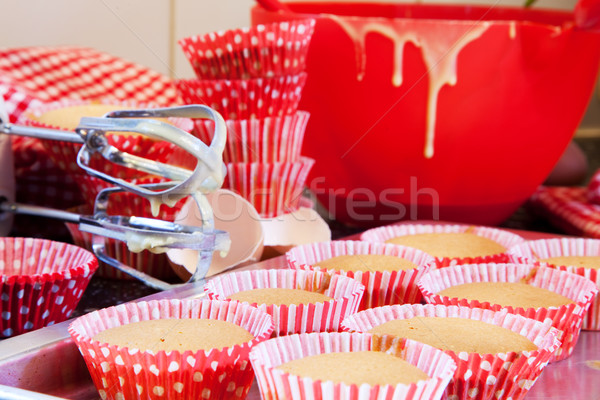 Fincan kekler kırmızı mutfak yumurta Stok fotoğraf © ivonnewierink