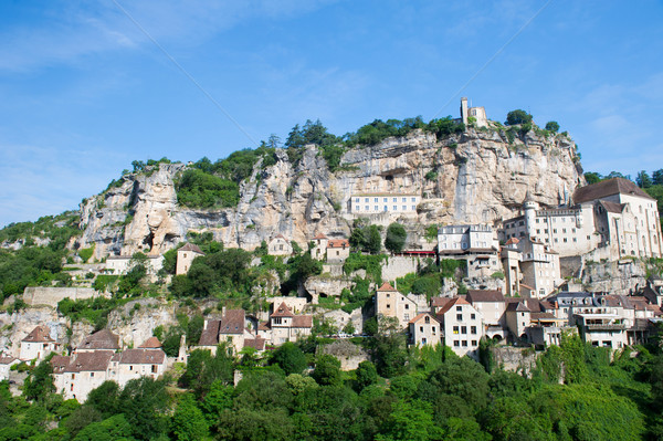 Foto stock: Peregrinação · aldeia · francês · cidade · igreja · montanhas