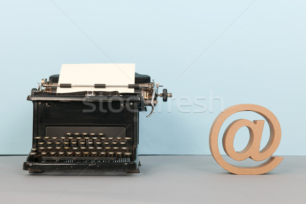 Nero macchina da scrivere antichi studio internet tastiera Foto d'archivio © ivonnewierink